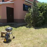 Ella * Pula